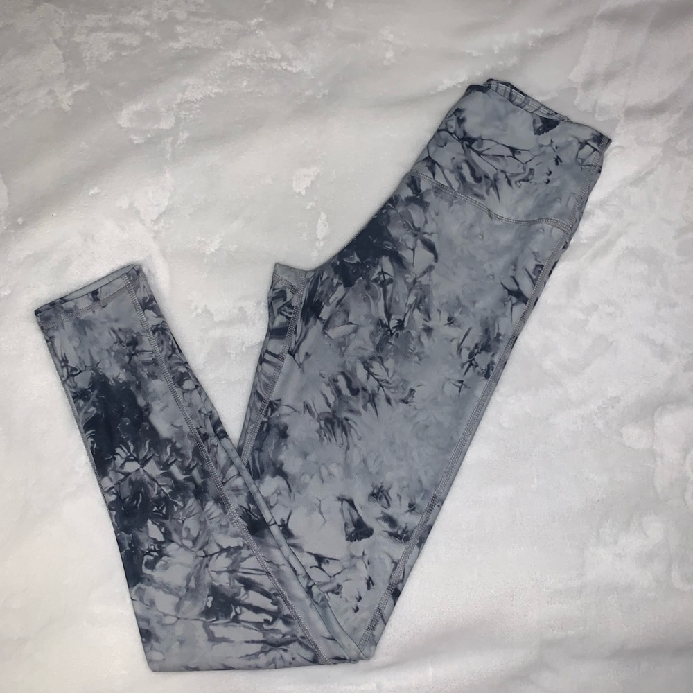 Virtually New! Urban Daizy yoga/ leggings w/ pocket. Sz S